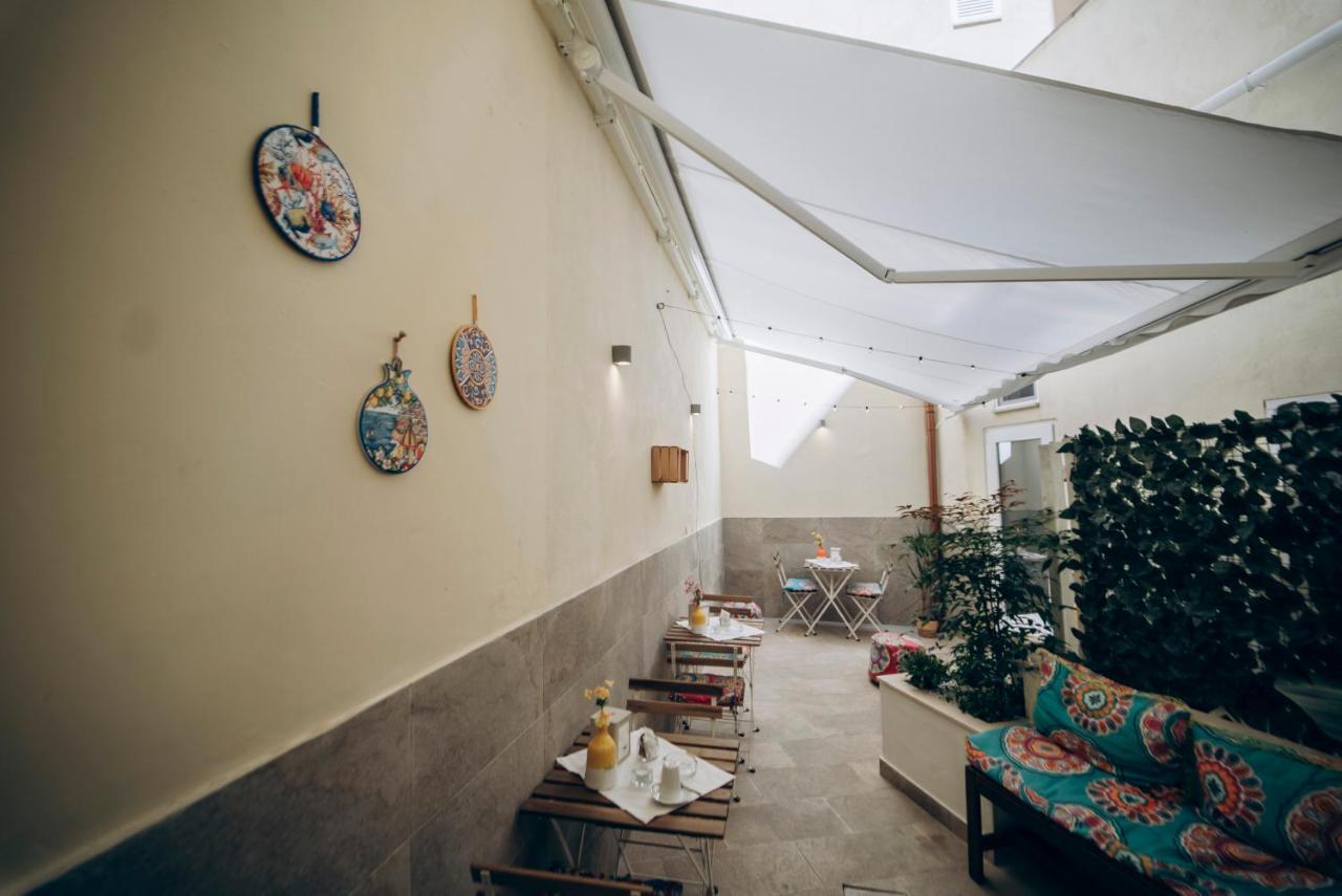 Dimora Fantasia Charme B&B Барі Екстер'єр фото